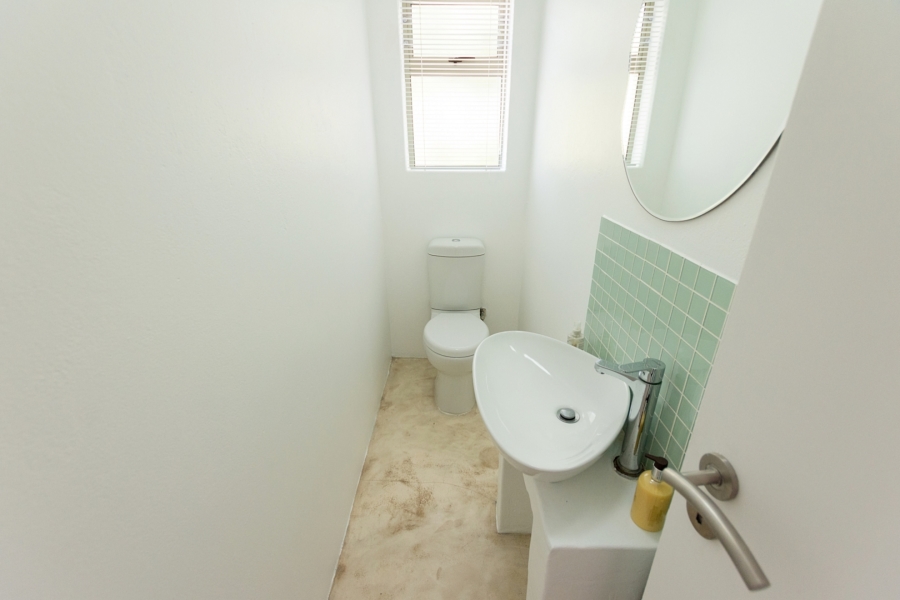 5 Bedroom Property for Sale in Golden Mile Western Cape